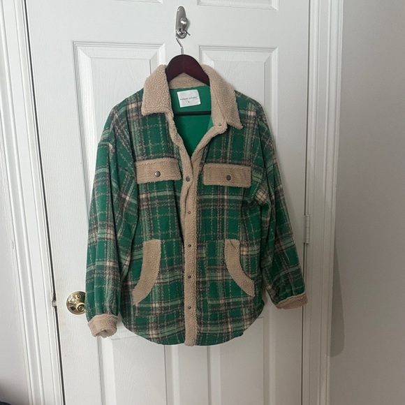 Plaid Green and Tan panache Shacket medium oversized fleece - Picture 1 of 4